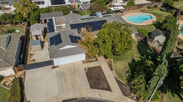 1895 Dennis Avenue, Clovis, CA 93611