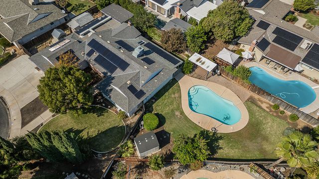 1895 Dennis Avenue, Clovis, CA 93611