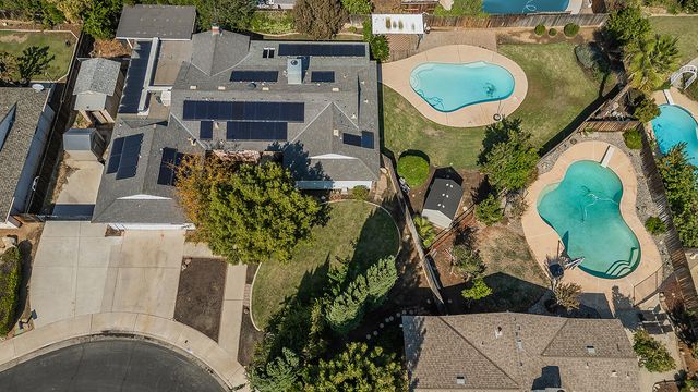 1895 Dennis Avenue, Clovis, CA 93611