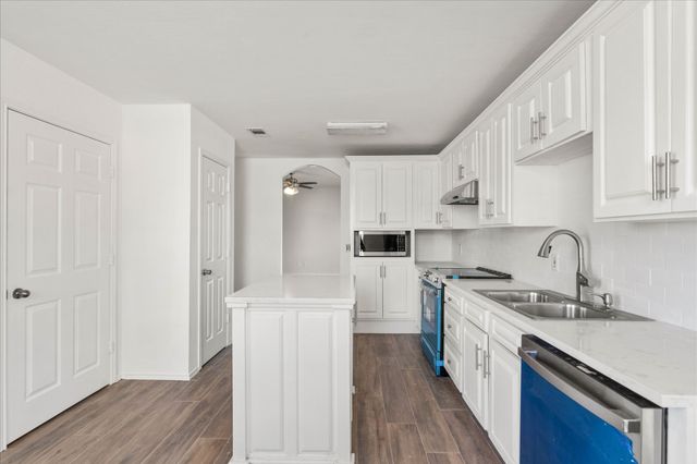 2732 Brea Canyon Road, Fort Worth, TX 76108