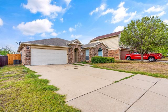 2732 Brea Canyon Road, Fort Worth, TX 76108