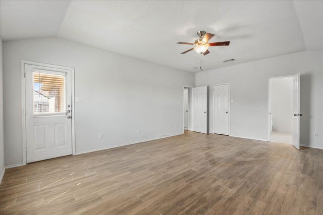 2732 Brea Canyon Road, Fort Worth, TX 76108