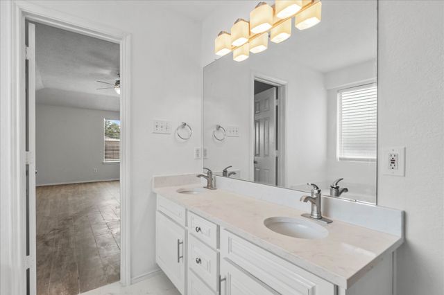 2732 Brea Canyon Road, Fort Worth, TX 76108