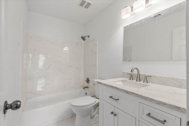 2732 Brea Canyon Road, Fort Worth, TX 76108