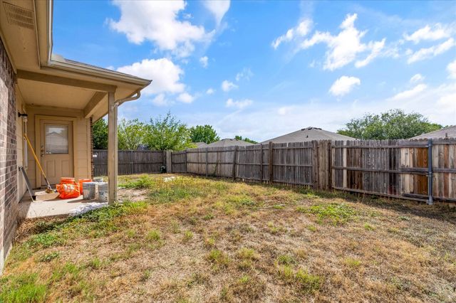2732 Brea Canyon Road, Fort Worth, TX 76108