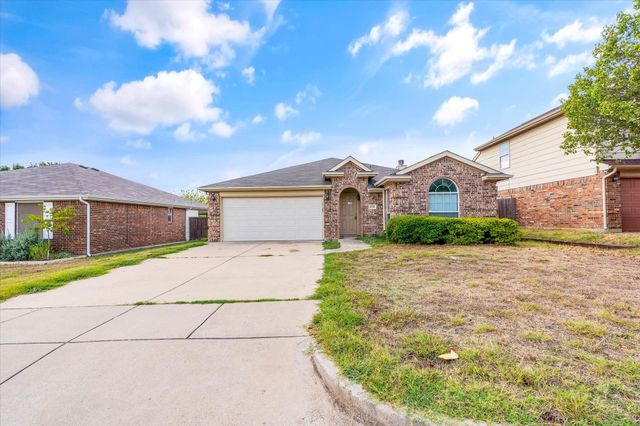 2732 Brea Canyon Road, Fort Worth, TX 76108