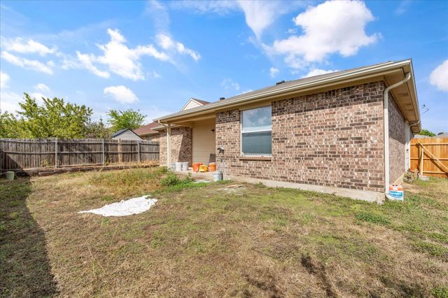 2732 Brea Canyon Road, Fort Worth, TX 76108