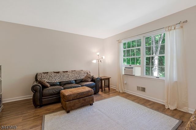 4 Peter Dr, Allamuchy Twp., NJ 07840