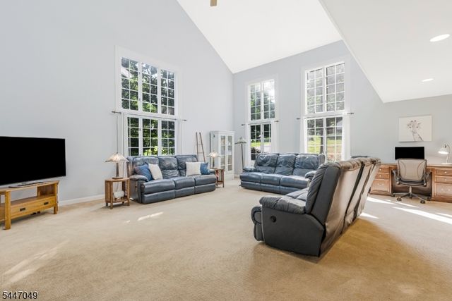 4 Peter Dr, Allamuchy Twp., NJ 07840