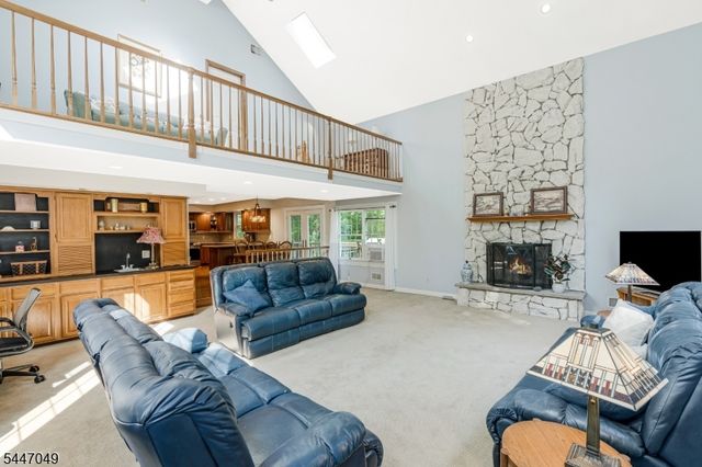 4 Peter Dr, Allamuchy Twp., NJ 07840