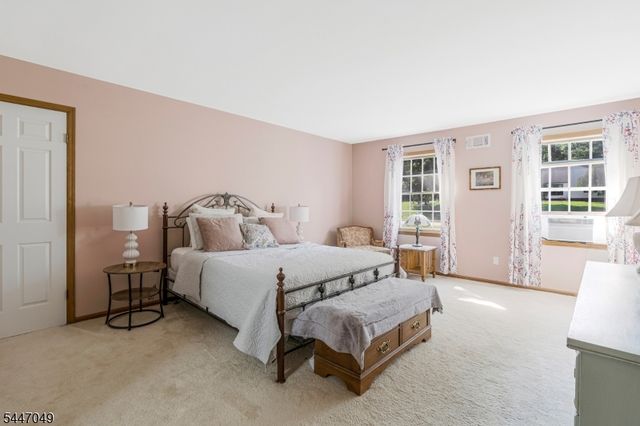 4 Peter Dr, Allamuchy Twp., NJ 07840