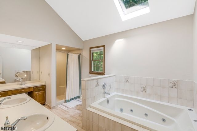 4 Peter Dr, Allamuchy Twp., NJ 07840