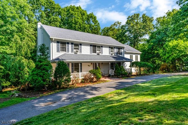 4 Peter Dr, Allamuchy Twp., NJ 07840
