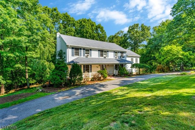4 Peter Dr, Allamuchy Twp., NJ 07840