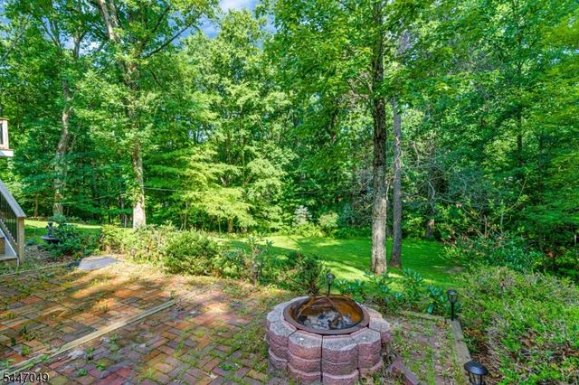 4 Peter Dr, Allamuchy Twp., NJ 07840