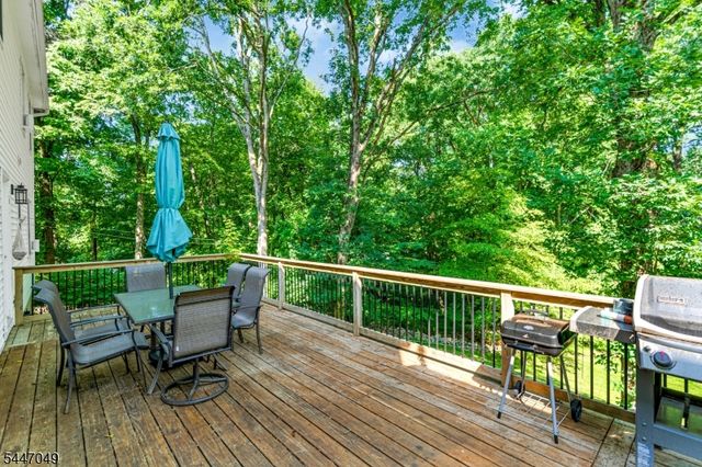 4 Peter Dr, Allamuchy Twp., NJ 07840