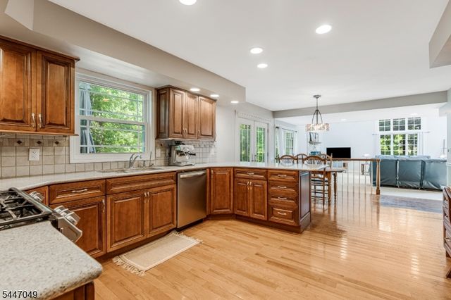 4 Peter Dr, Allamuchy Twp., NJ 07840