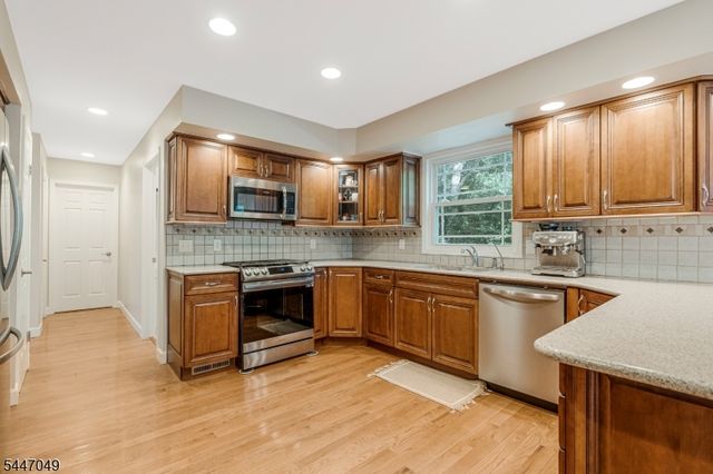 4 Peter Dr, Allamuchy Twp., NJ 07840