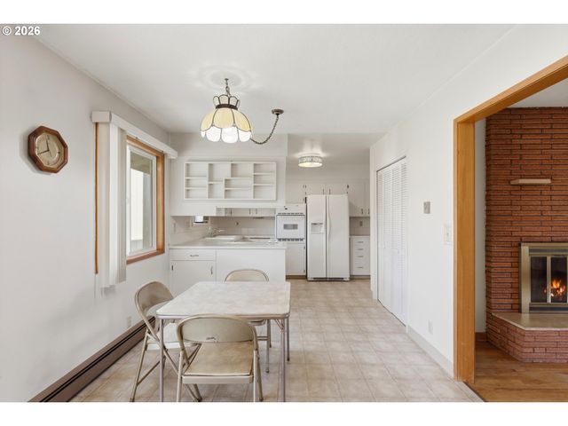 2925 17TH Ave, Forest Grove, OR 97116