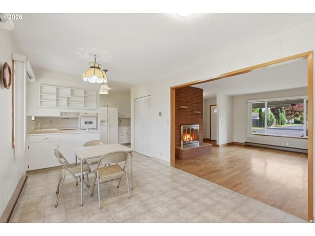 2925 17TH Ave, Forest Grove, OR 97116