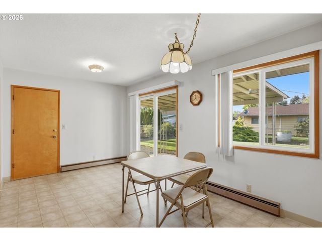 2925 17TH Ave, Forest Grove, OR 97116