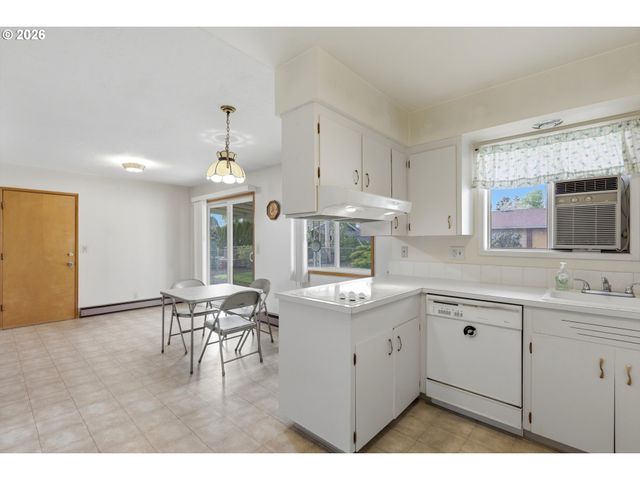 2925 17TH Ave, Forest Grove, OR 97116
