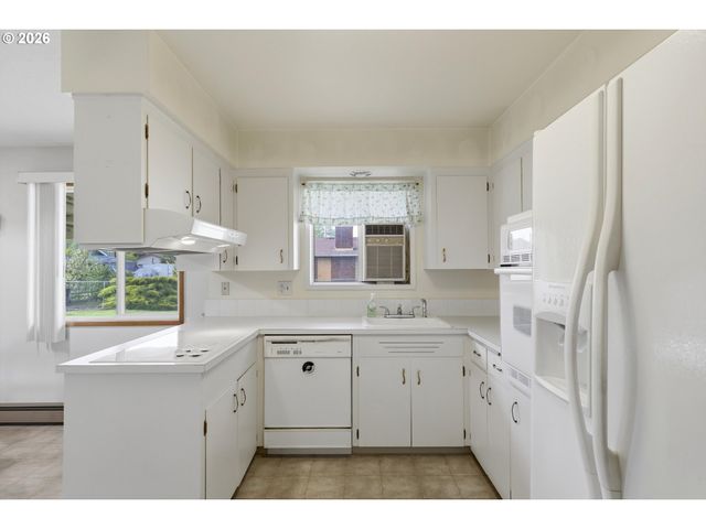 2925 17TH Ave, Forest Grove, OR 97116