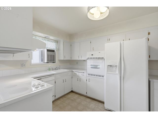 2925 17TH Ave, Forest Grove, OR 97116