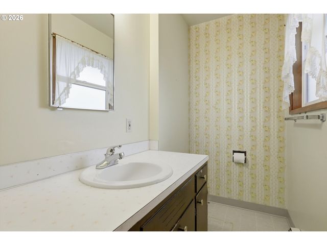 2925 17TH Ave, Forest Grove, OR 97116