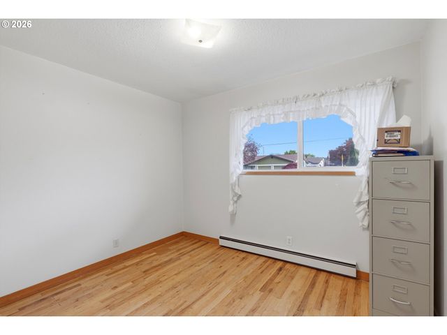 2925 17TH Ave, Forest Grove, OR 97116