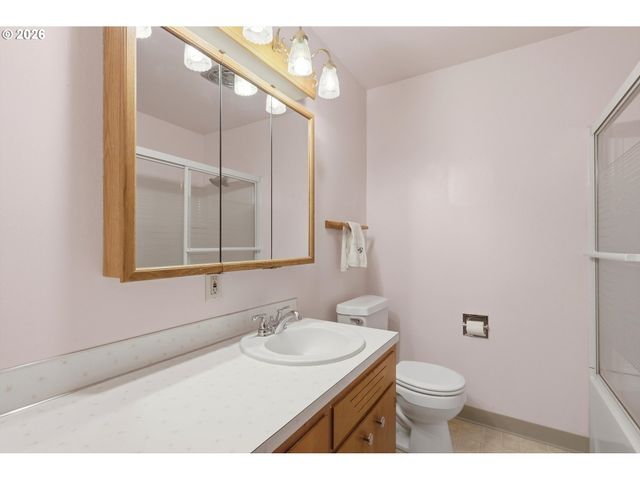 2925 17TH Ave, Forest Grove, OR 97116