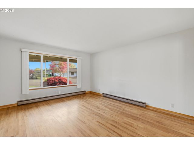 2925 17TH Ave, Forest Grove, OR 97116
