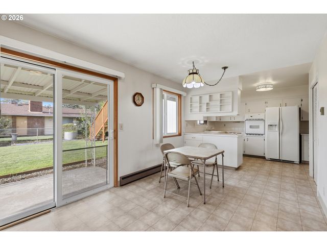 2925 17TH Ave, Forest Grove, OR 97116