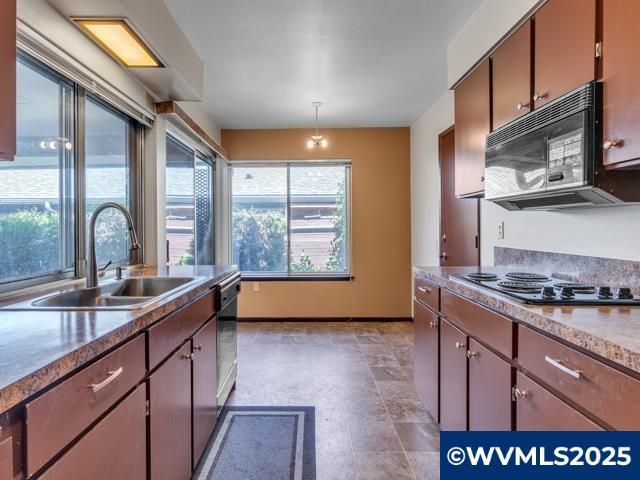 3016 Twin Oak Pl NW, Salem, OR 97304