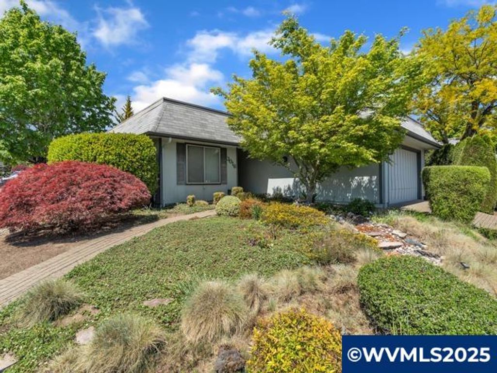 3016 Twin Oak Pl NW, Salem, OR 97304
