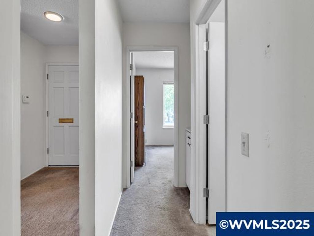 Image 20 of property listing at 3016 Twin Oak Pl NW, Salem, OR 97304