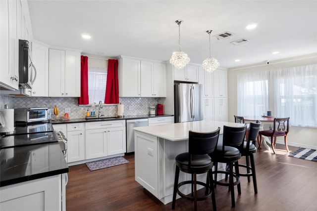 133 Bridlewood Street, Azle, TX 76020