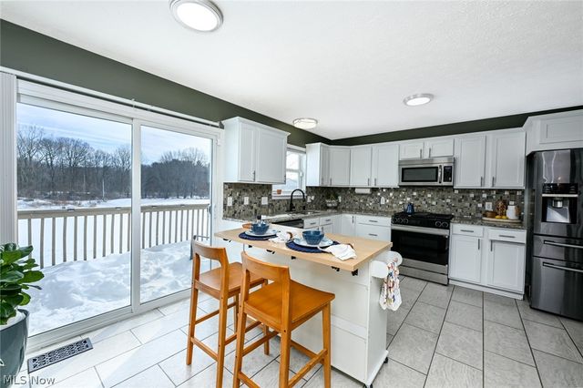 3545 Chanticleer Court, Uniontown, OH 44685