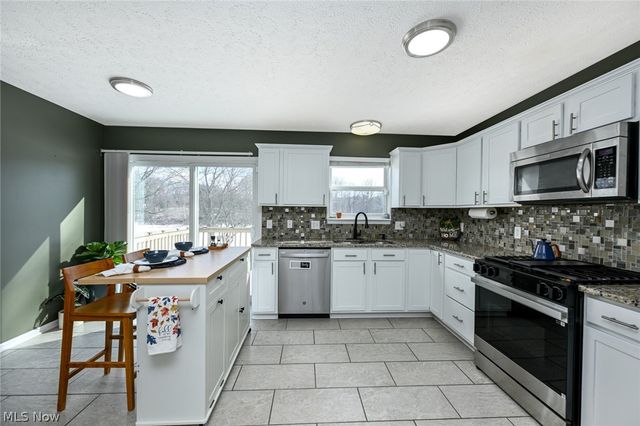 3545 Chanticleer Court, Uniontown, OH 44685