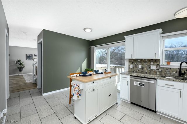 3545 Chanticleer Court, Uniontown, OH 44685