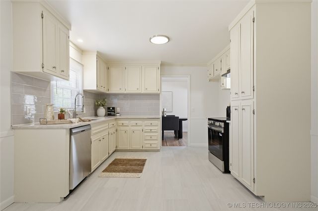 3743 S Braden Place, Tulsa, OK 74135