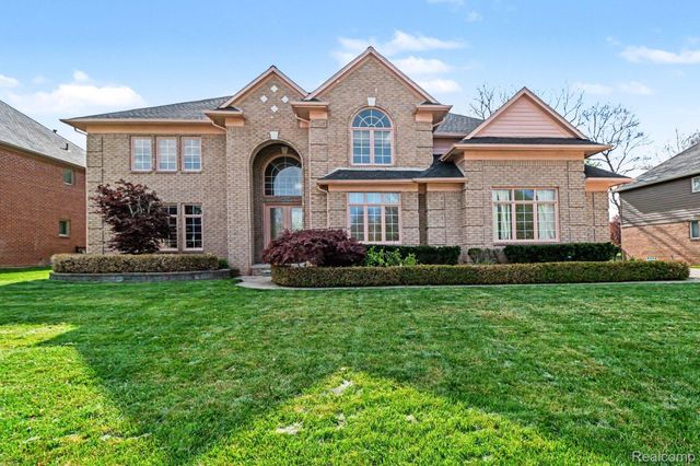 6929 Dakota Drive, Troy, MI 48098
