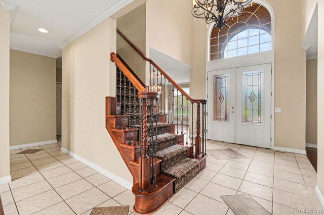 6929 Dakota Drive, Troy, MI 48098