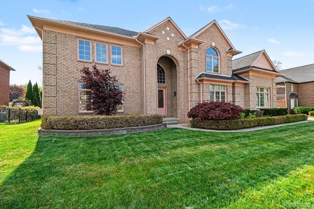 6929 Dakota Drive, Troy, MI 48098