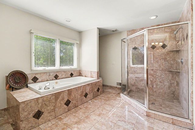 6929 Dakota Drive, Troy, MI 48098