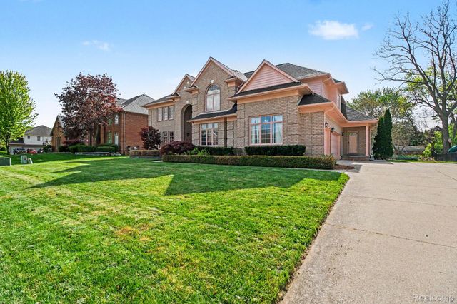 6929 Dakota Drive, Troy, MI 48098