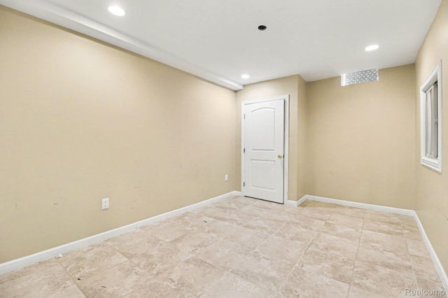 6929 Dakota Drive, Troy, MI 48098
