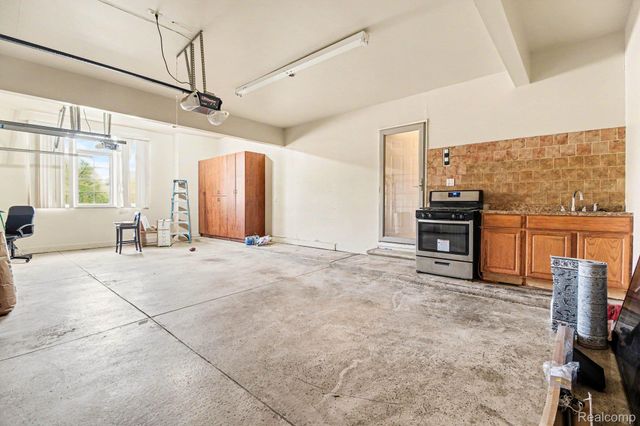 6929 Dakota Drive, Troy, MI 48098