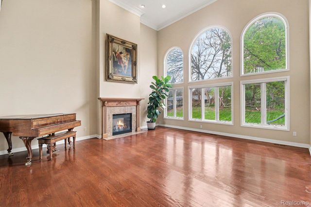 6929 Dakota Drive, Troy, MI 48098