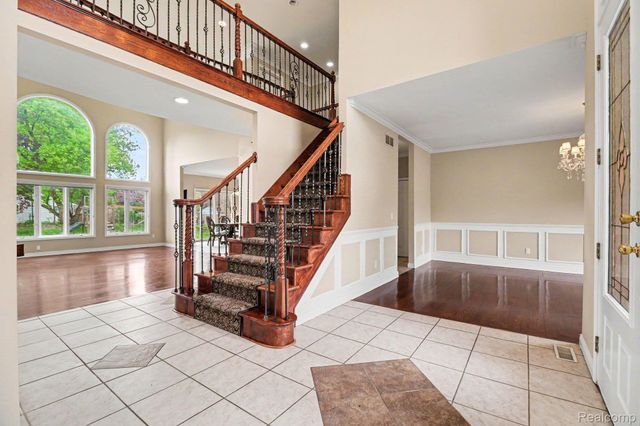 6929 Dakota Drive, Troy, MI 48098